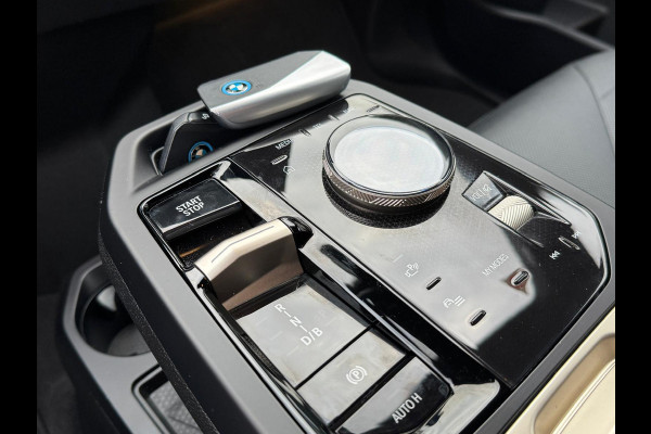 BMW iX xDrive40 Executive 77 kWh NL-Auto BMW iX xDrive40 Executive 77 kWh NL-Auto
