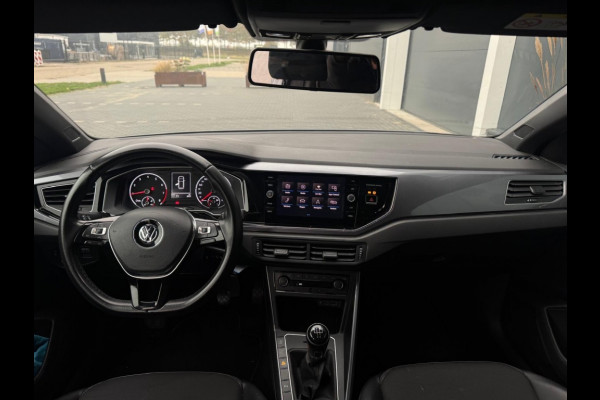 Volkswagen Polo 1.0 TSI Highline NAVI APPLE CARPLAY SPORTVELGEN PDC LEDER Volkswagen Polo 1.0 TSI Highline NAVI APPLE CARPLAY SPORTVELGEN PDC LEDER