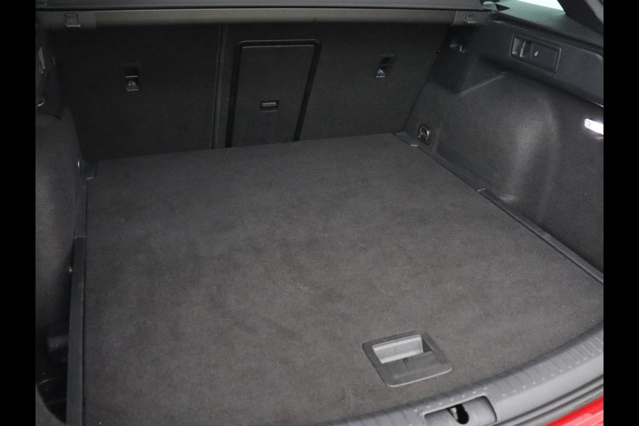 Seat Leon 1.5 TSI FR Business Intense | Trekhaak | Carplay | Adaptive cruise | Navigatie | Sportstoelen | Camera | Dodehoek detectie | Parkeerhulp | DAB | Full LED Seat Leon 1.5 TSI FR Business Intense | Trekhaak | Carplay | Adaptive cruise | Navigatie | Sportstoelen | Camera | Dodehoek detectie | Parkeerhulp | DAB | Full LED