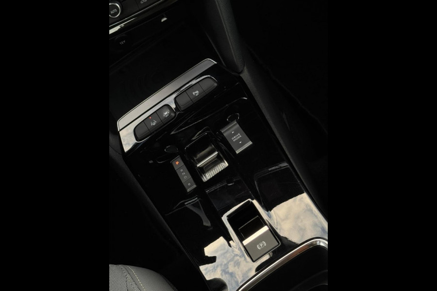 Opel Mokka-e Business Elegance sport 50-kWh warmtepomp, 1e eigenaar, camera, stoel- stuurverwarming, nl auto met nap Opel Mokka-e Business Elegance sport 50-kWh warmtepomp, 1e eigenaar, camera, stoel- stuurverwarming, nl auto met nap