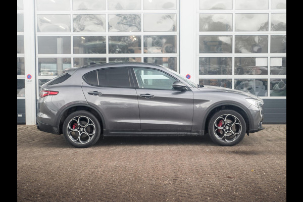 Alfa Romeo Stelvio 2.0 Turbo Aut. AWD B-Tech | Navi | Xenon | Camera | Veloce Int. | Schuif/Kanteldak | 20" | Apple Carplay | Keyless | Dashboard Leder