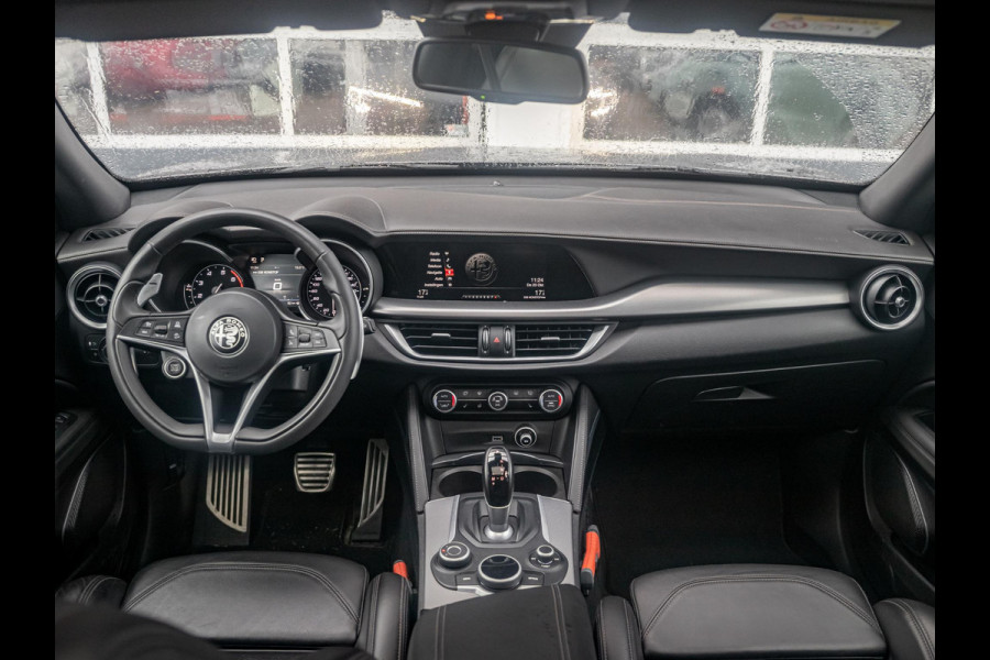 Alfa Romeo Stelvio 2.0 Turbo Aut. AWD B-Tech | Navi | Xenon | Camera | Veloce Int. | Schuif/Kanteldak | 20" | Apple Carplay | Keyless | Dashboard Leder