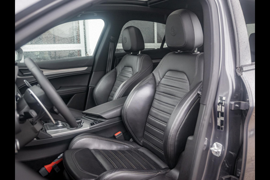 Alfa Romeo Stelvio 2.0 Turbo Aut. AWD B-Tech | Navi | Xenon | Camera | Veloce Int. | Schuif/Kanteldak | 20" | Apple Carplay | Keyless | Dashboard Leder