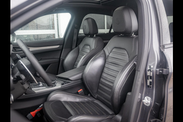 Alfa Romeo Stelvio 2.0 Turbo Aut. AWD B-Tech | Navi | Xenon | Camera | Veloce Int. | Schuif/Kanteldak | 20" | Apple Carplay | Keyless | Dashboard Leder