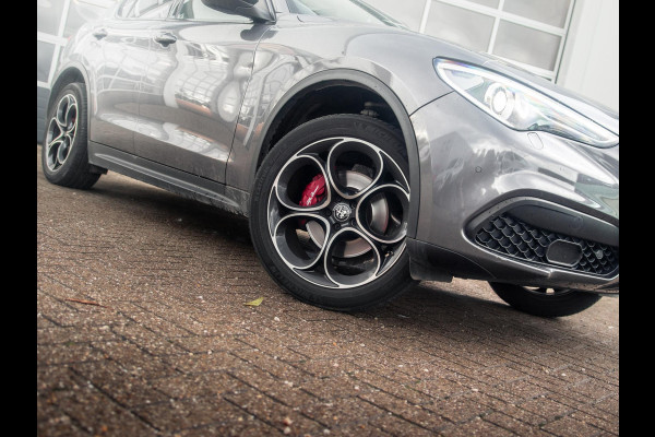 Alfa Romeo Stelvio 2.0 Turbo Aut. AWD B-Tech | Navi | Xenon | Camera | Veloce Int. | Schuif/Kanteldak | 20" | Apple Carplay | Keyless | Dashboard Leder