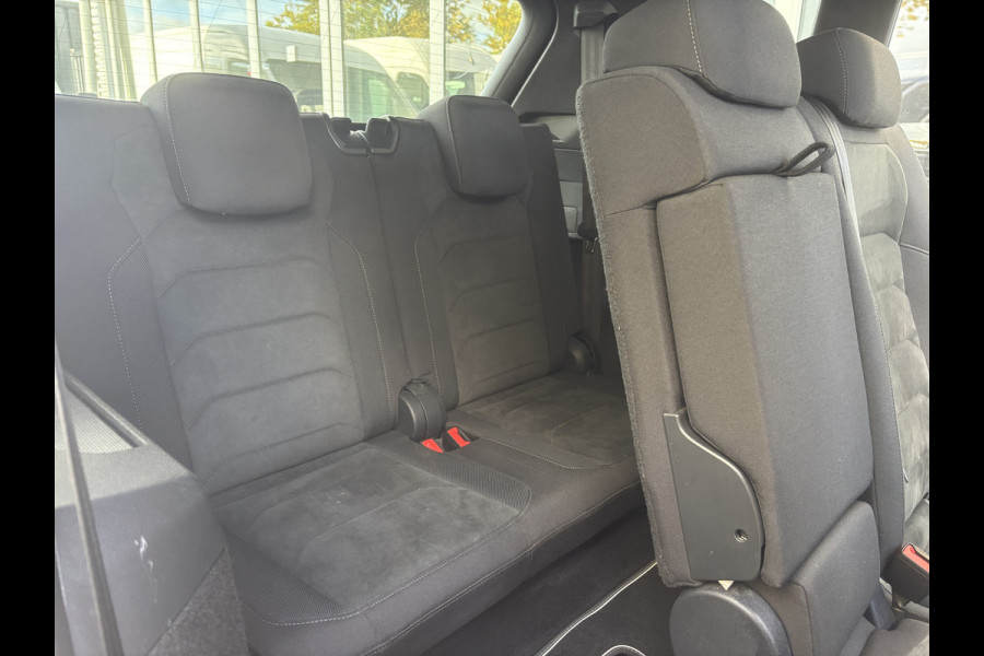 Volkswagen Tiguan Allspace 1.5 TSI Highline Business R 7persoons | R Line | Automaat | Pano Volkswagen Tiguan Allspace 1.5 TSI Highline Business R 7persoons | R Line | Automaat | Pano