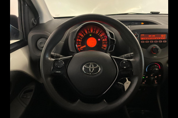 Toyota Aygo 1.0 VVT-i x-fun AIRCO LIMITER ELEK RAMEN CENT VERG SPARCO 5DRS NIEUWSTAAT Toyota Aygo 1.0 VVT-i x-fun AIRCO LIMITER ELEK RAMEN CENT VERG SPARCO 5DRS NIEUWSTAAT