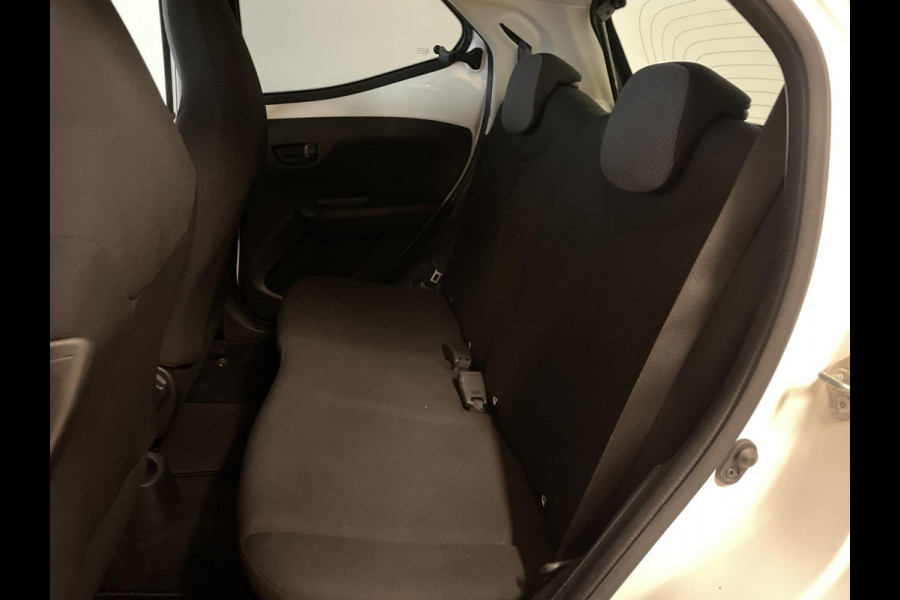 Toyota Aygo 1.0 VVT-i x-fun AIRCO LIMITER ELEK RAMEN CENT VERG SPARCO 5DRS NIEUWSTAAT Toyota Aygo 1.0 VVT-i x-fun AIRCO LIMITER ELEK RAMEN CENT VERG SPARCO 5DRS NIEUWSTAAT