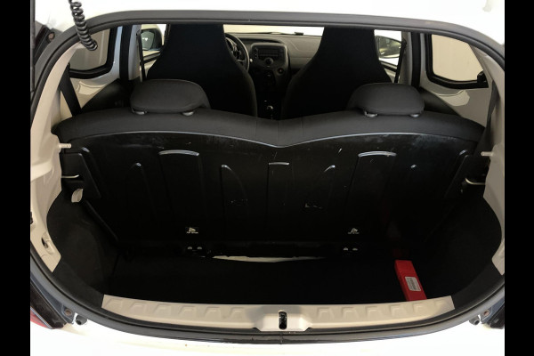 Toyota Aygo 1.0 VVT-i x-fun AIRCO LIMITER ELEK RAMEN CENT VERG SPARCO 5DRS NIEUWSTAAT Toyota Aygo 1.0 VVT-i x-fun AIRCO LIMITER ELEK RAMEN CENT VERG SPARCO 5DRS NIEUWSTAAT