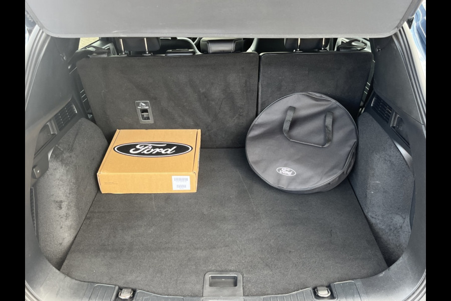 Ford Kuga 2.5 PHEV Titanium DRIVERPACK! WINTERPACK! Ford Kuga 2.5 PHEV Titanium DRIVERPACK! WINTERPACK!