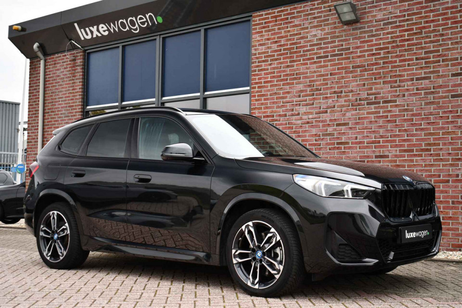 BMW X1 xDrive30e M-Sport Pano ACC 360-cam HUD El-zetel 19inch BMW X1 xDrive30e M-Sport Pano ACC 360-cam HUD El-zetel 19inch