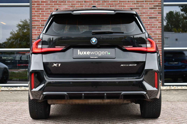 BMW X1 xDrive30e M-Sport Pano ACC 360-cam HUD El-zetel 19inch BMW X1 xDrive30e M-Sport Pano ACC 360-cam HUD El-zetel 19inch