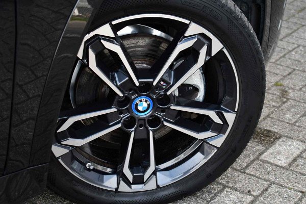 BMW X1 xDrive30e M-Sport Pano ACC 360-cam HUD El-zetel 19inch BMW X1 xDrive30e M-Sport Pano ACC 360-cam HUD El-zetel 19inch