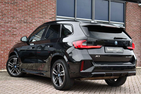 BMW X1 xDrive30e M-Sport Pano ACC 360-cam HUD El-zetel 19inch BMW X1 xDrive30e M-Sport Pano ACC 360-cam HUD El-zetel 19inch