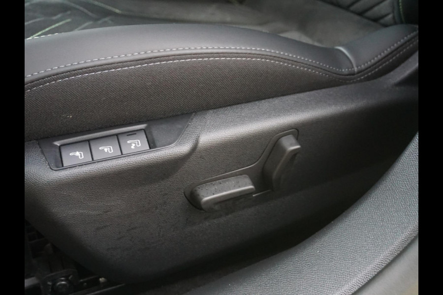 Peugeot e-208 EV GT 51 kWh Leder Alcantara | Stoelverwarming Peugeot e-208 EV GT 51 kWh Leder Alcantara | Stoelverwarming