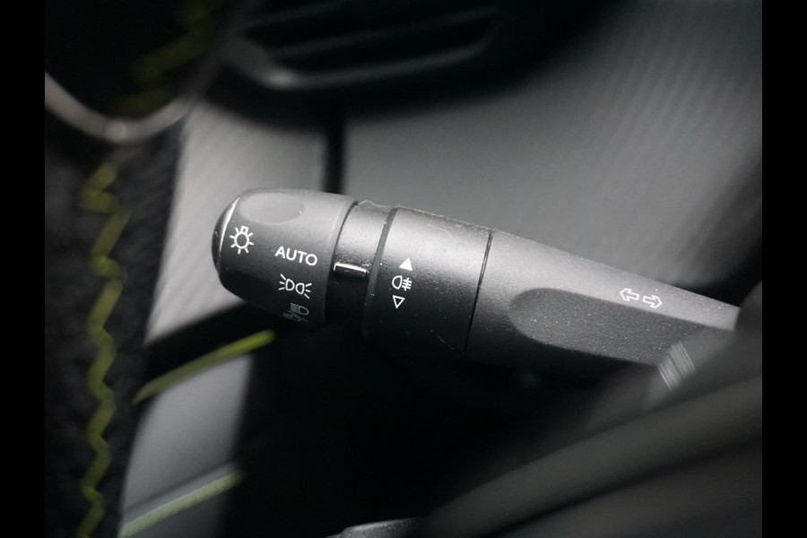 Peugeot e-208 EV GT 51 kWh Leder Alcantara | Stoelverwarming Peugeot e-208 EV GT 51 kWh Leder Alcantara | Stoelverwarming