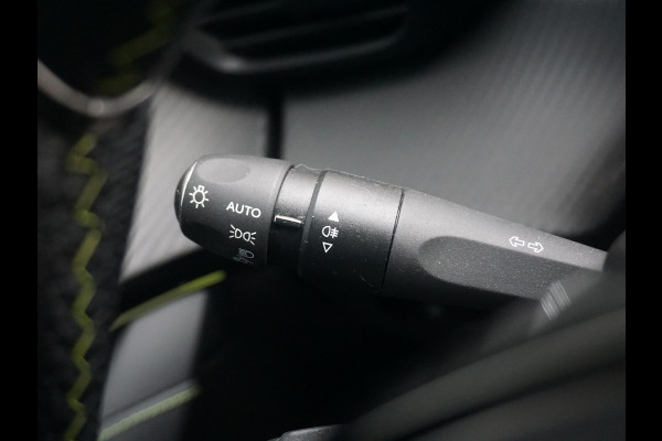 Peugeot e-208 EV GT 51 kWh Leder Alcantara | Stoelverwarming Peugeot e-208 EV GT 51 kWh Leder Alcantara | Stoelverwarming