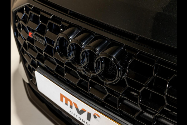 Audi Q3 TFSI RS / 400pk / Panorama dak / Sonos / Kuipstoelen / Audi Q3 TFSI RS / 400pk / Panorama dak / Sonos / Kuipstoelen /