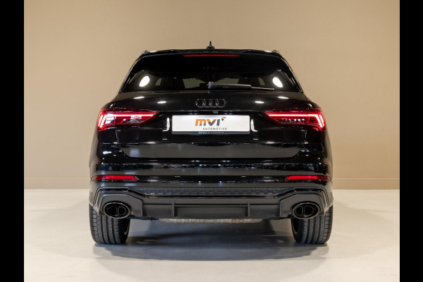 Audi Q3 TFSI RS / 400pk / Panorama dak / Sonos / Kuipstoelen / Audi Q3 TFSI RS / 400pk / Panorama dak / Sonos / Kuipstoelen /