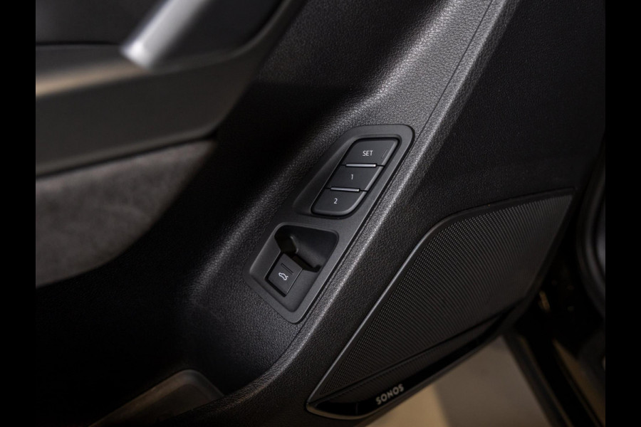 Audi Q3 TFSI RS / 400pk / Panorama dak / Sonos / Kuipstoelen / Audi Q3 TFSI RS / 400pk / Panorama dak / Sonos / Kuipstoelen /