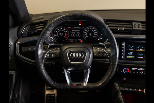 Audi Q3 TFSI RS / 400pk / Panorama dak / Sonos / Kuipstoelen / Audi Q3 TFSI RS / 400pk / Panorama dak / Sonos / Kuipstoelen /