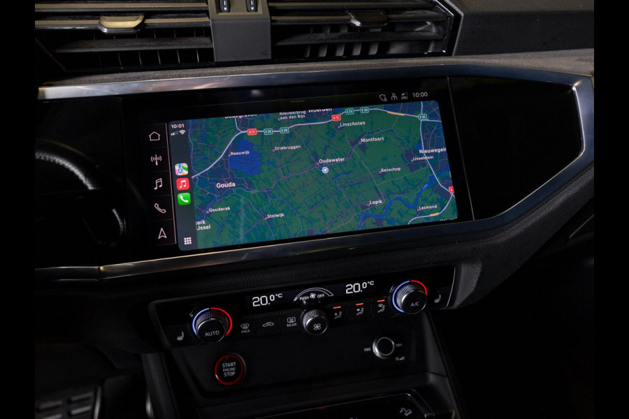 Audi Q3 TFSI RS / 400pk / Panorama dak / Sonos / Kuipstoelen / Audi Q3 TFSI RS / 400pk / Panorama dak / Sonos / Kuipstoelen /