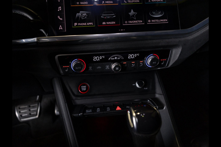 Audi Q3 TFSI RS / 400pk / Panorama dak / Sonos / Kuipstoelen / Audi Q3 TFSI RS / 400pk / Panorama dak / Sonos / Kuipstoelen /