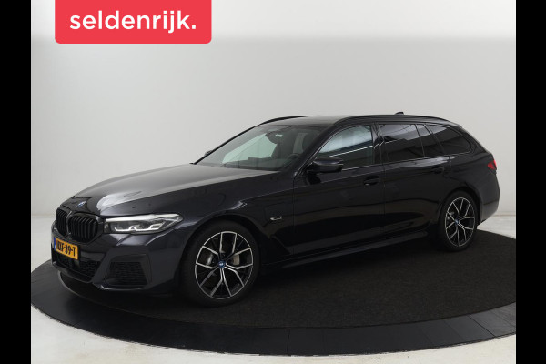 BMW 5 Serie 530e xDrive M Sport | Panoramadak | Harman/Kardon | Stoel & stuurverwarming | Adaptive cruise | Camera | Trekhaak | Carplay | Achterbankverwarming | Live Cockpit | Sportstoelen