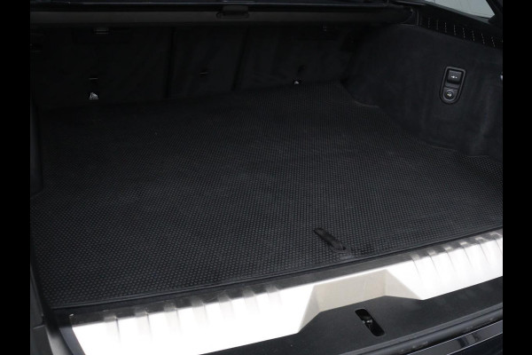 BMW 5 Serie 530e xDrive M Sport | Panoramadak | Harman/Kardon | Stoel & stuurverwarming | Adaptive cruise | Camera | Trekhaak | Carplay | Achterbankverwarming | Live Cockpit | Sportstoelen