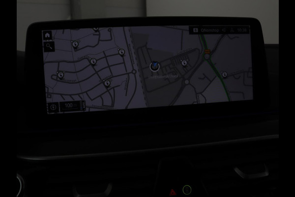BMW 5 Serie 530e xDrive M Sport | Panoramadak | Harman/Kardon | Stoel & stuurverwarming | Adaptive cruise | Camera | Trekhaak | Carplay | Achterbankverwarming | Live Cockpit | Sportstoelen