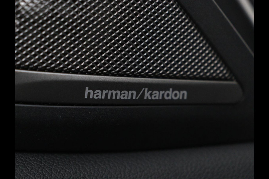BMW 5 Serie 530e xDrive M Sport | Panoramadak | Harman/Kardon | Stoel & stuurverwarming | Adaptive cruise | Camera | Trekhaak | Carplay | Achterbankverwarming | Live Cockpit | Sportstoelen