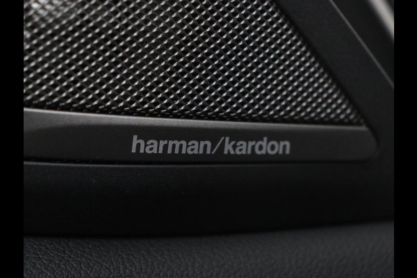 BMW 5 Serie 530e xDrive M Sport | Panoramadak | Harman/Kardon | Stoel & stuurverwarming | Adaptive cruise | Camera | Trekhaak | Carplay | Achterbankverwarming | Live Cockpit | Sportstoelen