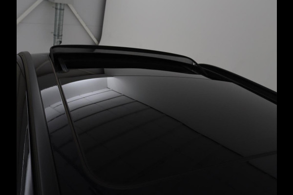 BMW 5 Serie 530e xDrive M Sport | Panoramadak | Harman/Kardon | Stoel & stuurverwarming | Adaptive cruise | Camera | Trekhaak | Carplay | Achterbankverwarming | Live Cockpit | Sportstoelen