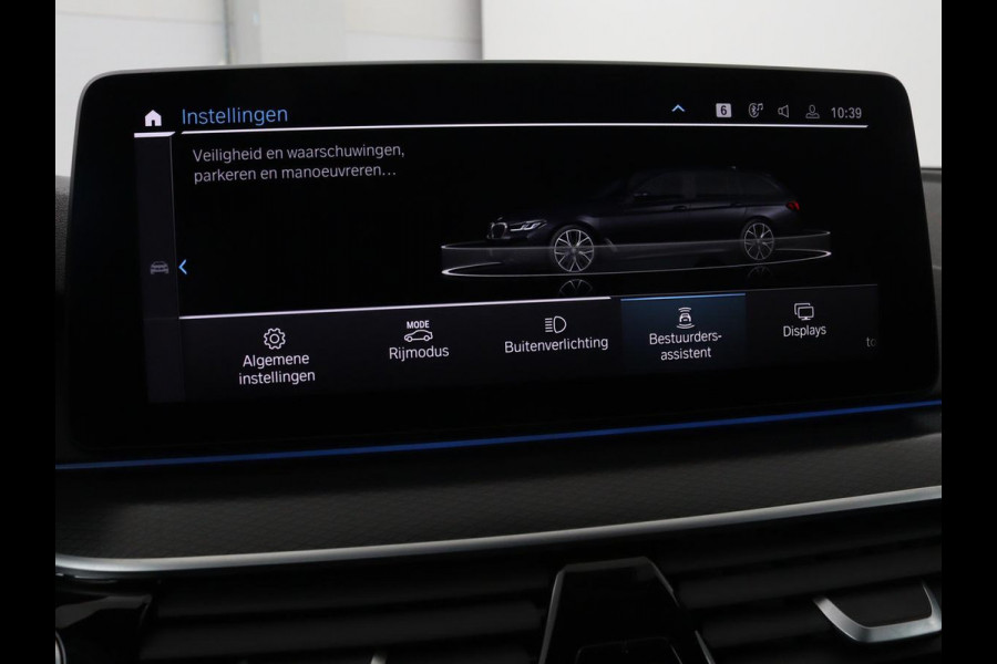 BMW 5 Serie 530e xDrive M Sport | Panoramadak | Harman/Kardon | Stoel & stuurverwarming | Adaptive cruise | Camera | Trekhaak | Carplay | Achterbankverwarming | Live Cockpit | Sportstoelen