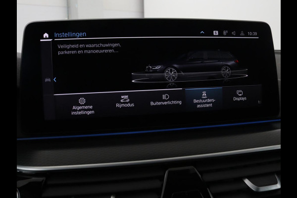 BMW 5 Serie 530e xDrive M Sport | Panoramadak | Harman/Kardon | Stoel & stuurverwarming | Adaptive cruise | Camera | Trekhaak | Carplay | Achterbankverwarming | Live Cockpit | Sportstoelen