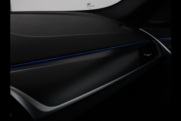 BMW 5 Serie 530e xDrive M Sport | Panoramadak | Harman/Kardon | Stoel & stuurverwarming | Adaptive cruise | Camera | Trekhaak | Carplay | Achterbankverwarming | Live Cockpit | Sportstoelen