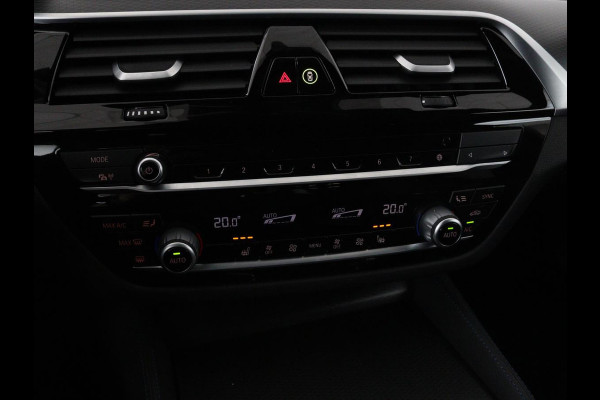 BMW 5 Serie 530e xDrive M Sport | Panoramadak | Harman/Kardon | Stoel & stuurverwarming | Adaptive cruise | Camera | Trekhaak | Carplay | Achterbankverwarming | Live Cockpit | Sportstoelen