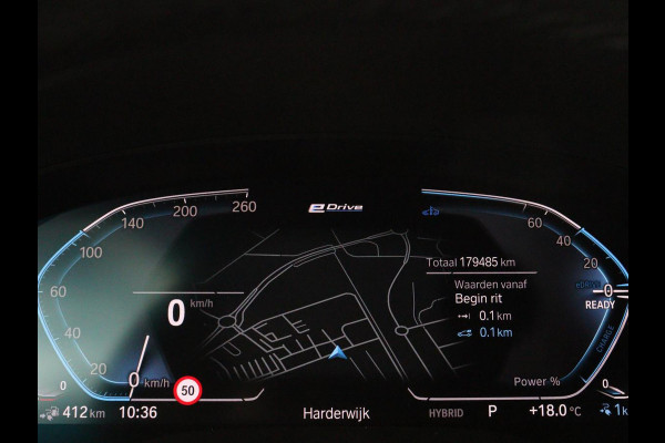 BMW 5 Serie 530e xDrive M Sport | Panoramadak | Harman/Kardon | Stoel & stuurverwarming | Adaptive cruise | Camera | Trekhaak | Carplay | Achterbankverwarming | Live Cockpit | Sportstoelen