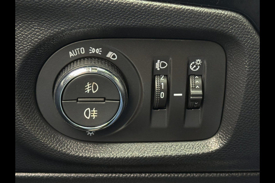 Opel Corsa 1.2 Turbo Edition 101PK - Navigatie I Airco I PDC I Comfort pakket I Sport velgen I Dealer onderhouden