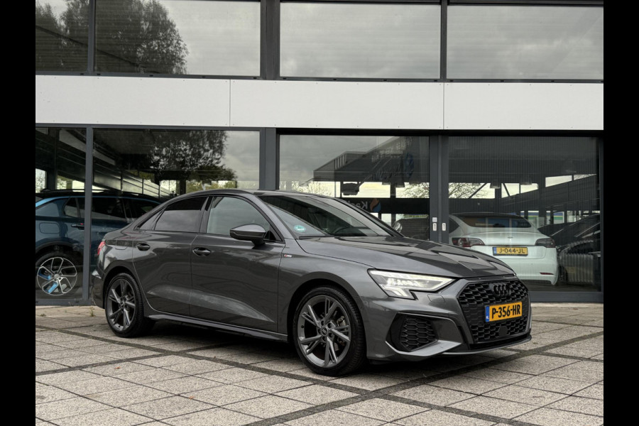 Audi A3 Limousine 30 TFSI S edition | Navi | Virtual | Stoel Verwarming |