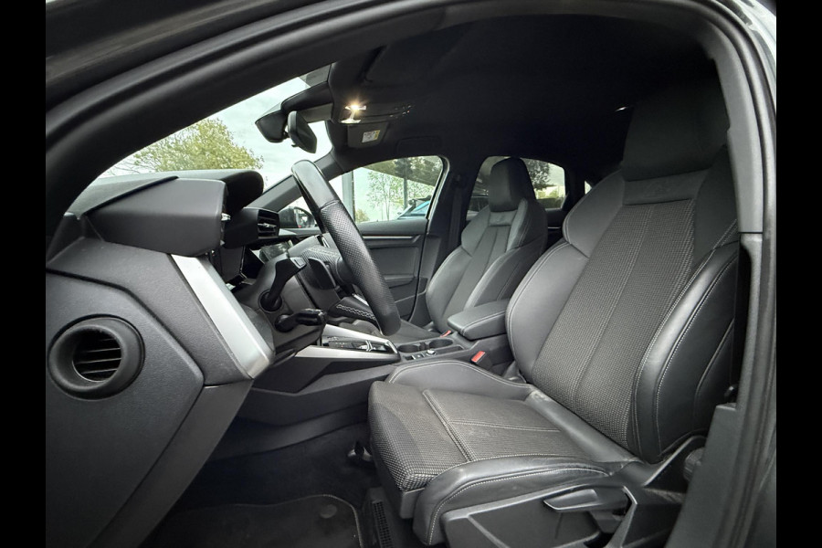 Audi A3 Limousine 30 TFSI S edition | Navi | Virtual | Stoel Verwarming |