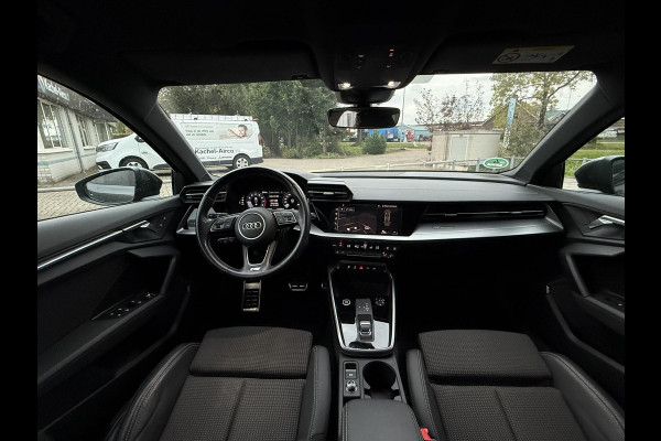 Audi A3 Limousine 30 TFSI S edition | Navi | Virtual | Stoel Verwarming |