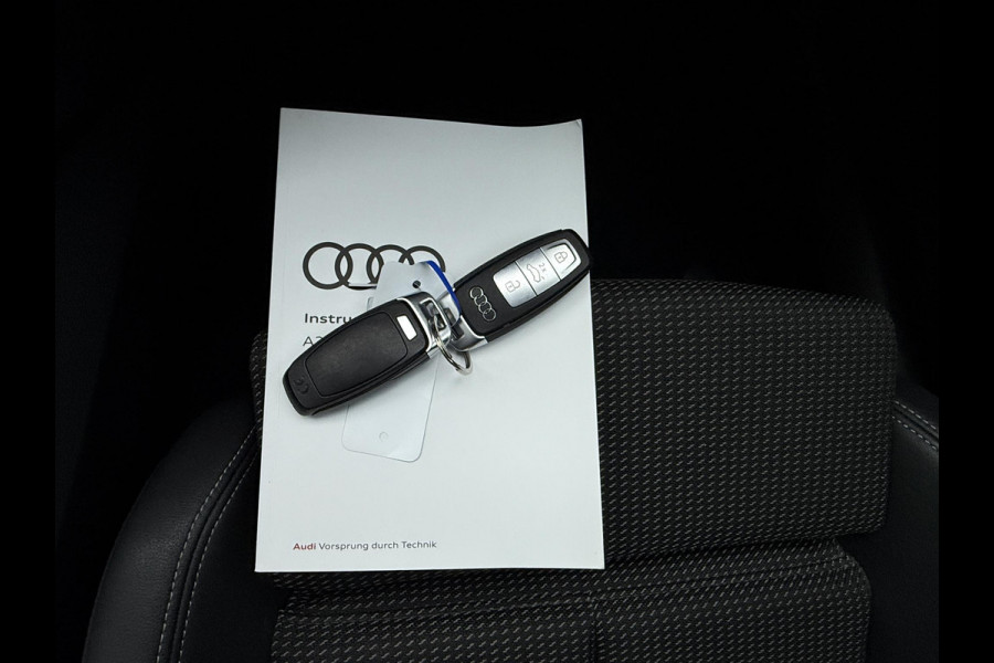 Audi A3 Limousine 30 TFSI S edition | Navi | Virtual | Stoel Verwarming |