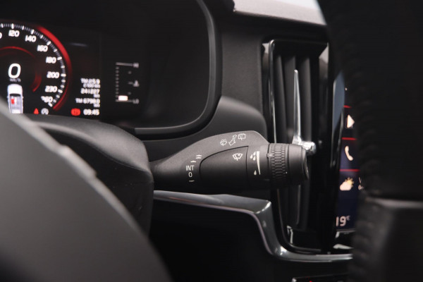 Volvo V90 2.0 D3 Kinetic|Navi Parkpilot Nap Trekhaak Cruise Control Lane Assist ACC Virtual Cockpit