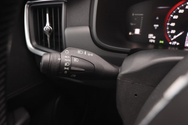 Volvo V90 2.0 D3 Kinetic|Navi Parkpilot Nap Trekhaak Cruise Control Lane Assist ACC Virtual Cockpit