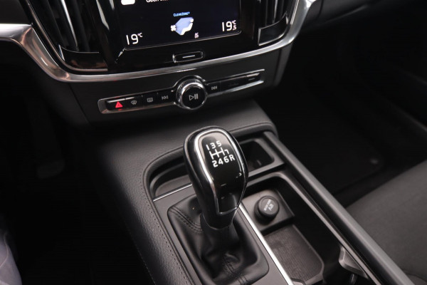 Volvo V90 2.0 D3 Kinetic|Navi Parkpilot Nap Trekhaak Cruise Control Lane Assist ACC Virtual Cockpit