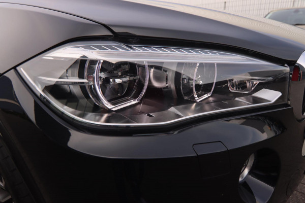BMW X5 XDrive35i High Executive M-sport| Camera Pano X-Drive Trekhaak Digitale Cockpit ShadowLine Comfortstoelen Stoelverw.