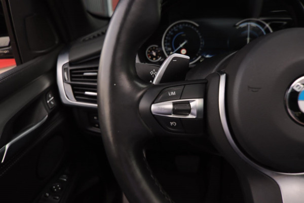BMW X5 XDrive35i High Executive M-sport| Camera Pano X-Drive Trekhaak Digitale Cockpit ShadowLine Comfortstoelen Stoelverw.