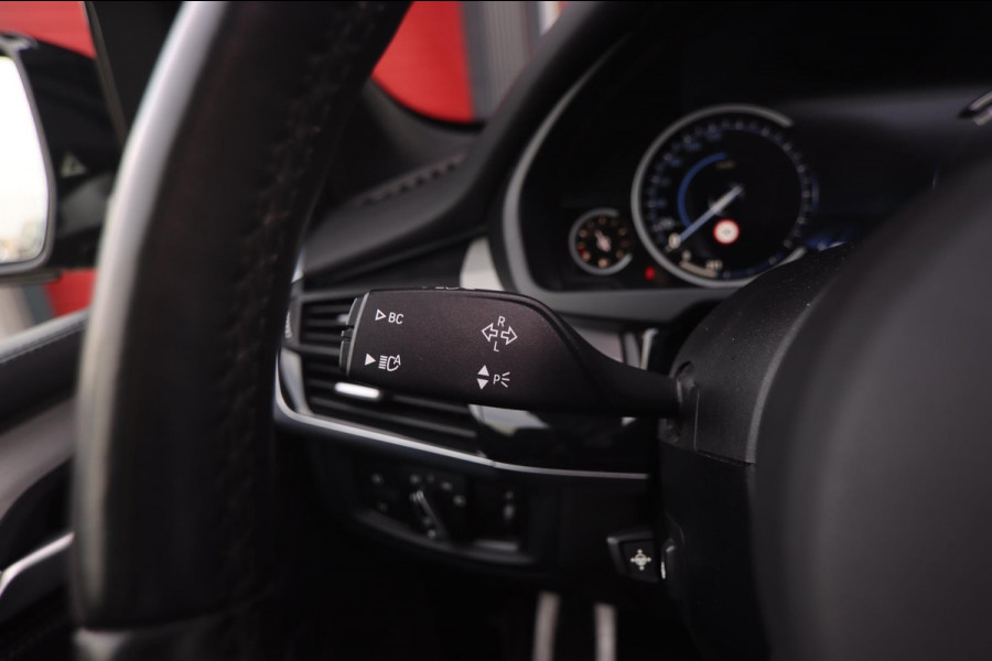 BMW X5 XDrive35i High Executive M-sport| Camera Pano X-Drive Trekhaak Digitale Cockpit ShadowLine Comfortstoelen Stoelverw.