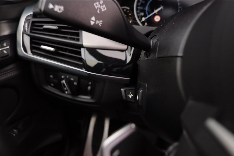 BMW X5 XDrive35i High Executive M-sport| Camera Pano X-Drive Trekhaak Digitale Cockpit ShadowLine Comfortstoelen Stoelverw.